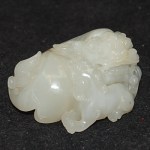 Antike Jade Schnitzerei Foo Dog mit Jungem